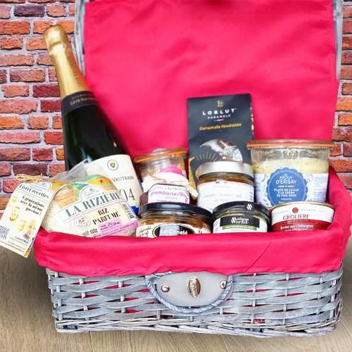 - Anniversary Gift Baskets For Parents | Sweet And Salty Magic Hamper