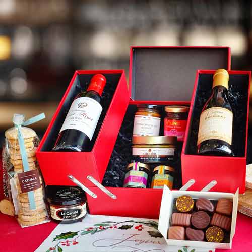 Festive Feast Wine N Gourmet Hamper